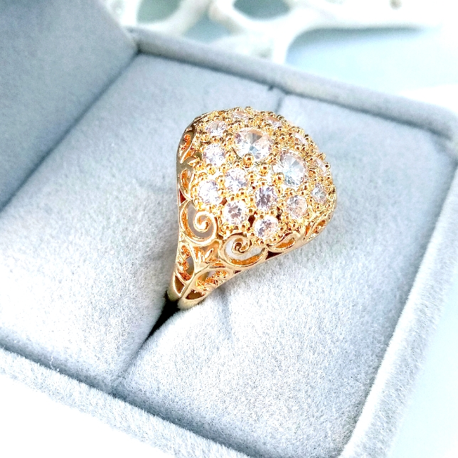 Gold Zercon Ring